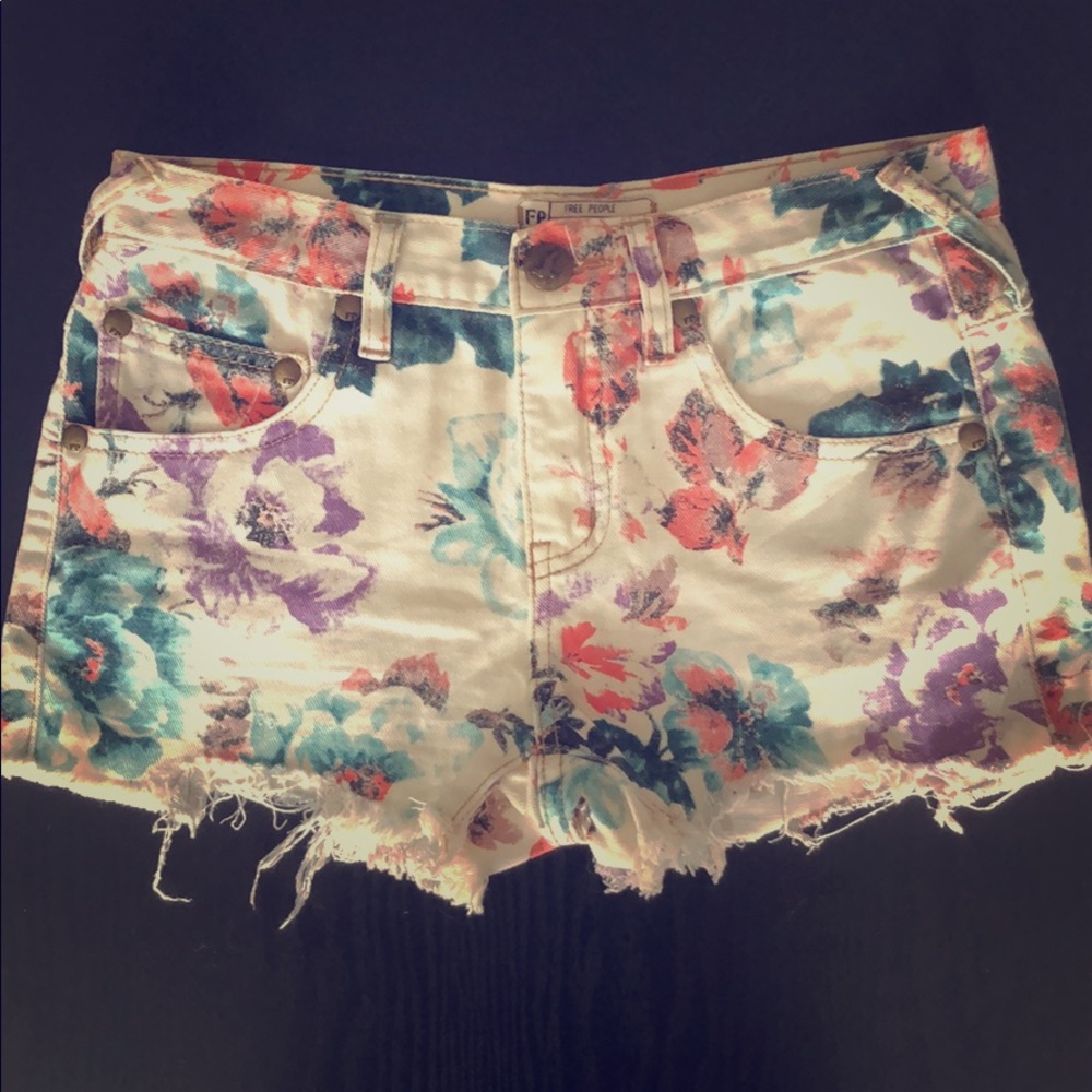 Free People Floral Shorts (25)